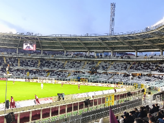 Toro sconfitto dal Bologna per 2-1 e contestato dai tifosi